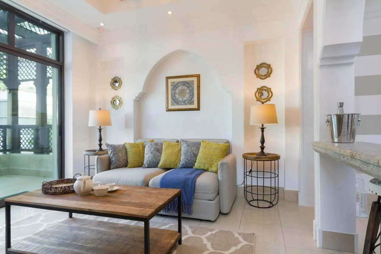 Apartment Souk Al Bahar Al Tajer, Burj Khalifa - Mint Stay Dubai